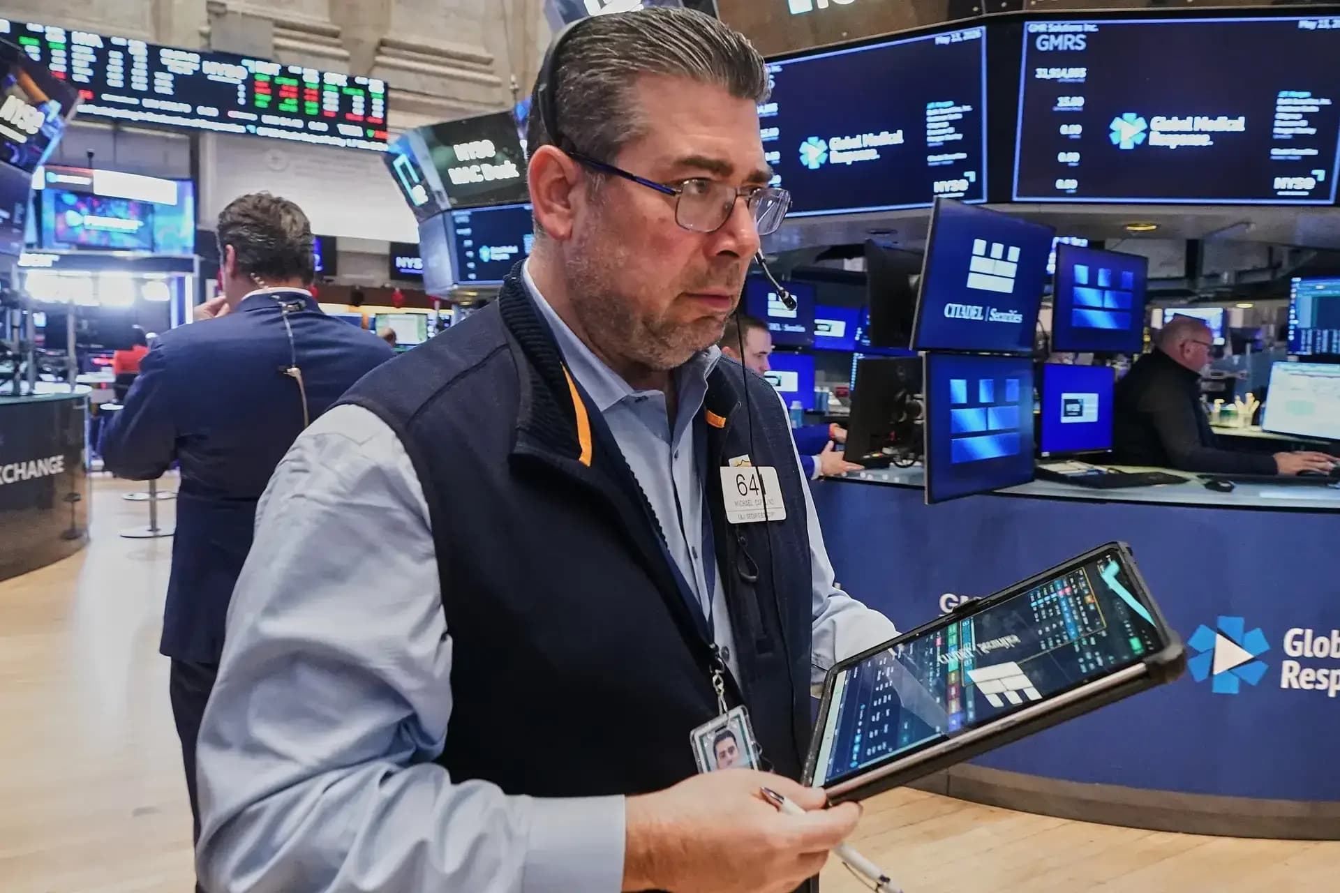US Stocks Fall Over 500 Points as Powell Exits Fed, Inflation Fears Intensify