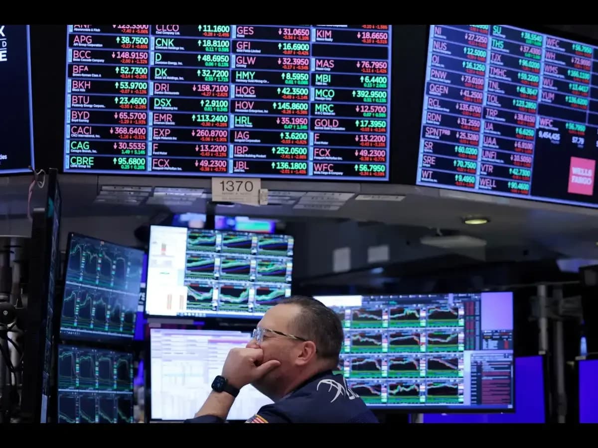 US Stocks Close Higher as Iran Deal Reports Surface, Oil Prices Fall