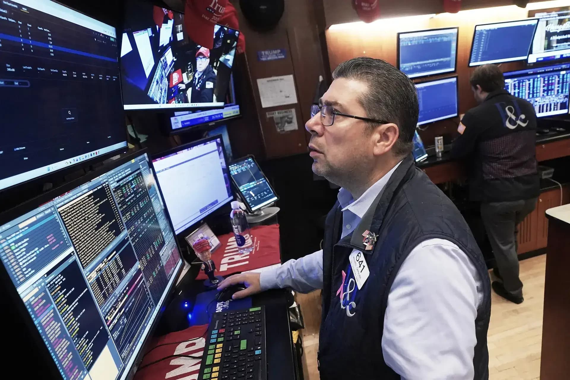US stocks hit record highs as oil prices surge on Iran tensions