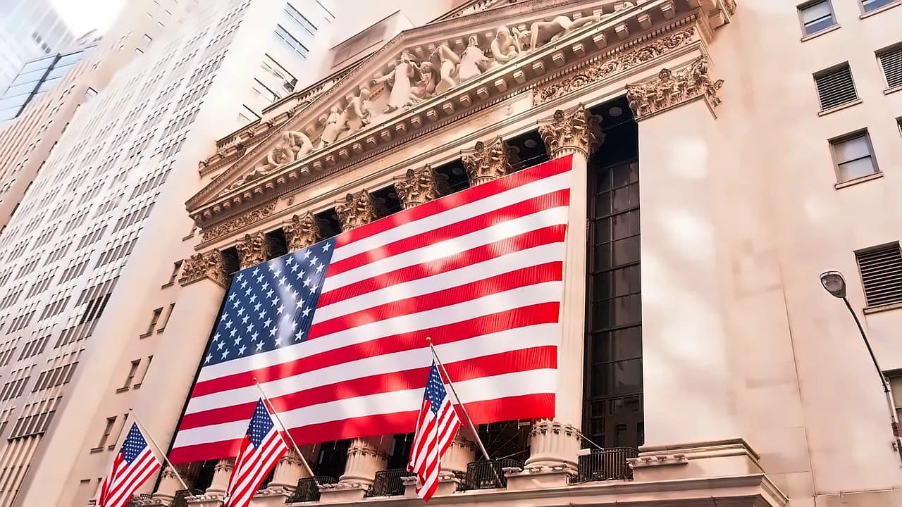 US Stocks End Flat as Hormuz Deal Hopes Offset Oil Surge