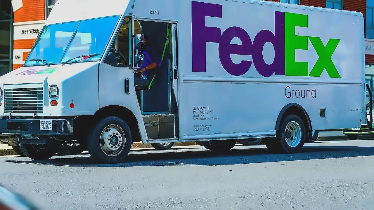 US Tariff Refunds Reach $100B Milestone with $9.6B Corporate Windfall