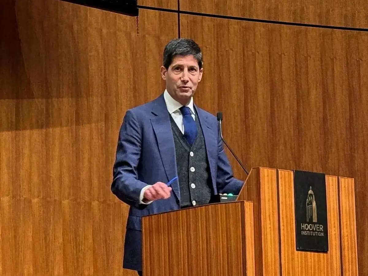 Warsh Sworn In as Fed Chair at White House Ceremony