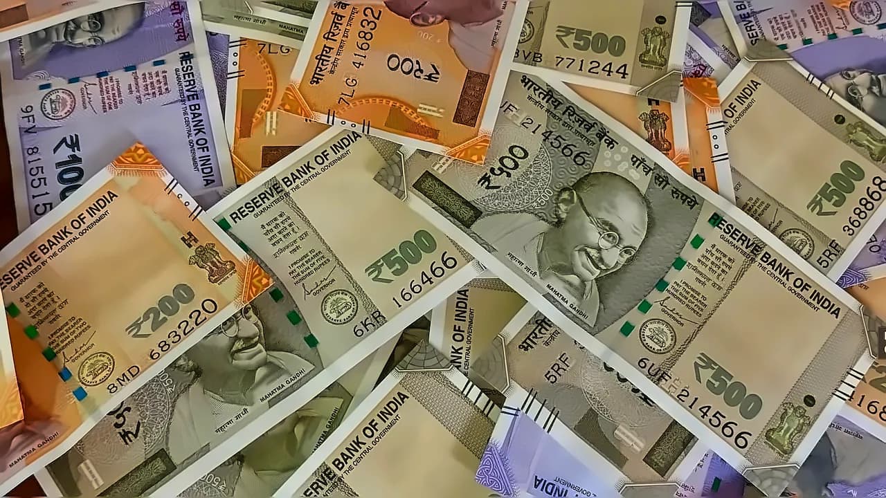 ₹1 Lakh Monthly Income: Real-World Case Study Shows 84% Disappears