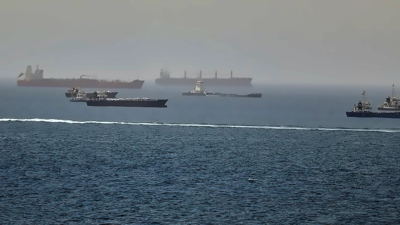 19 million barrels transit Hormuz daily as Trump claims record high