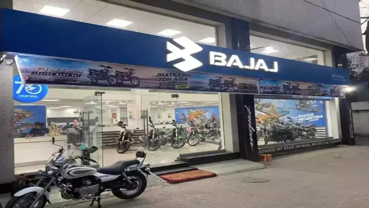 3 Stock Picks: Bajaj Auto, Chennai Petroleum, Sanathan Textiles