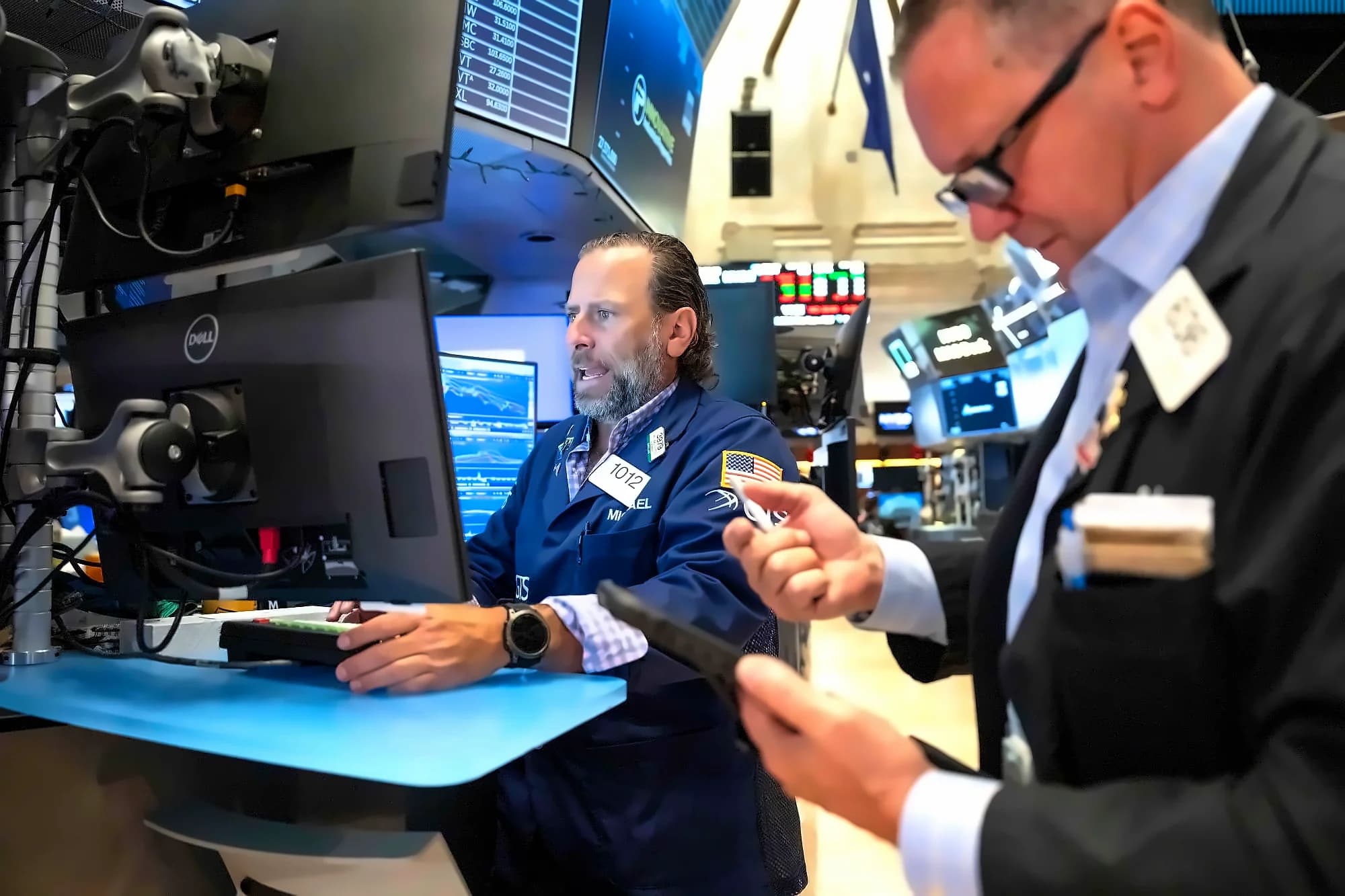 US Stocks Rally as Tech Giants Lead Recovery Amid Market Correction