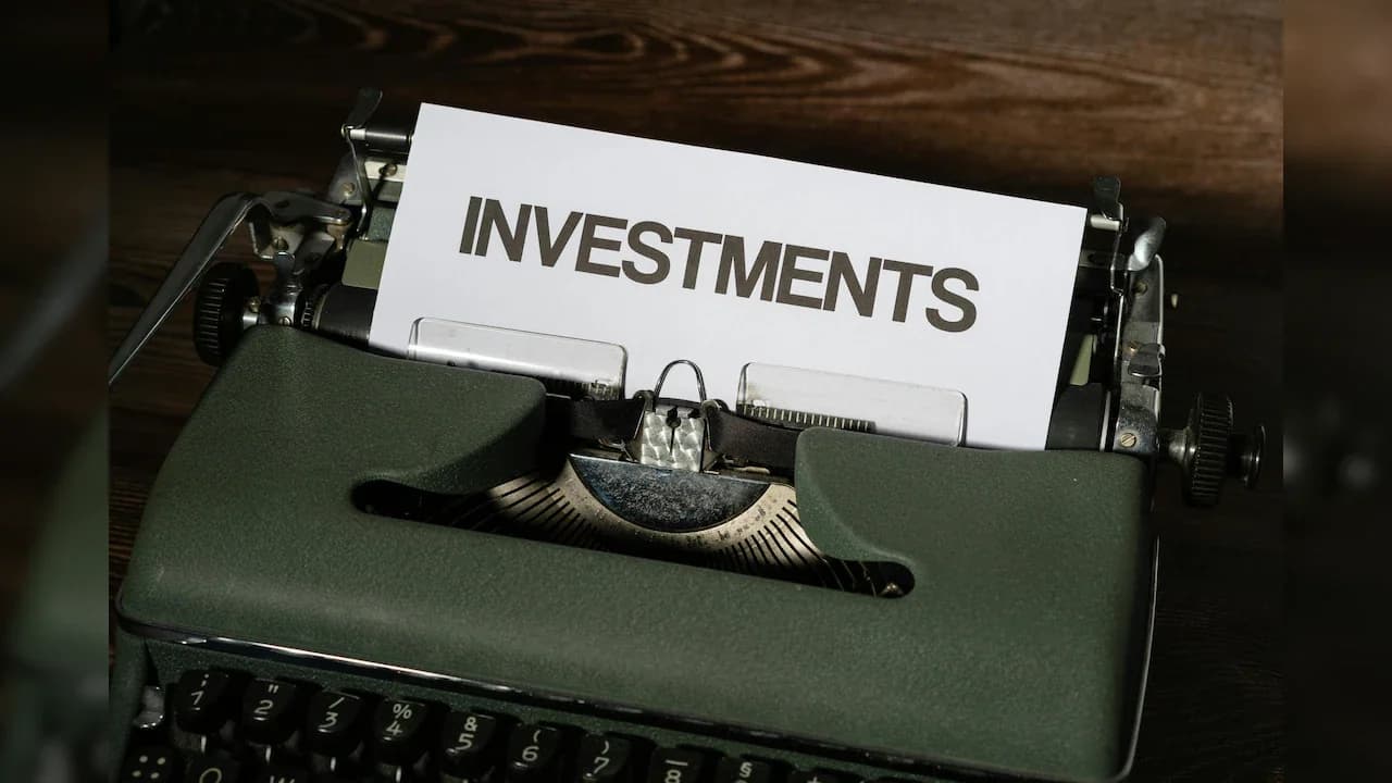 ₹7 Lakh Investment: Equity vs Hybrid Fund Performance Analysis