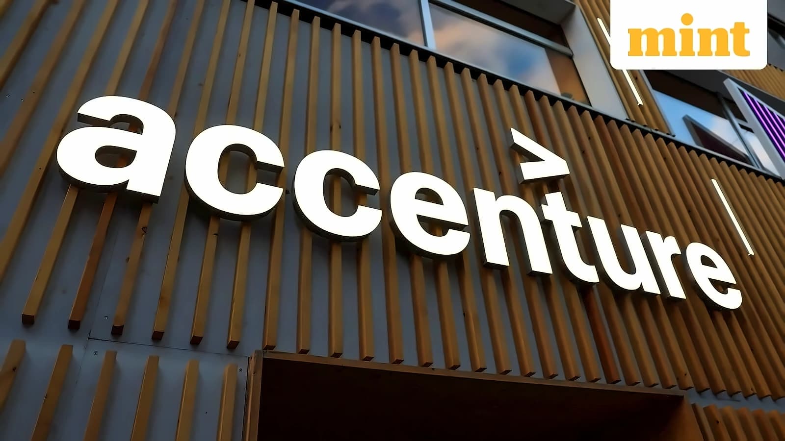 Accenture splits salary hikes between pay and lump sum payments