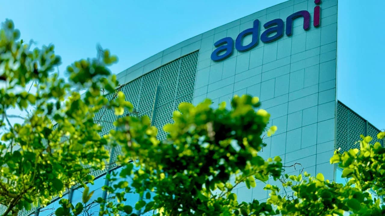 Adani Energy Solutions Acquires Vizag Power for Green Energy Push