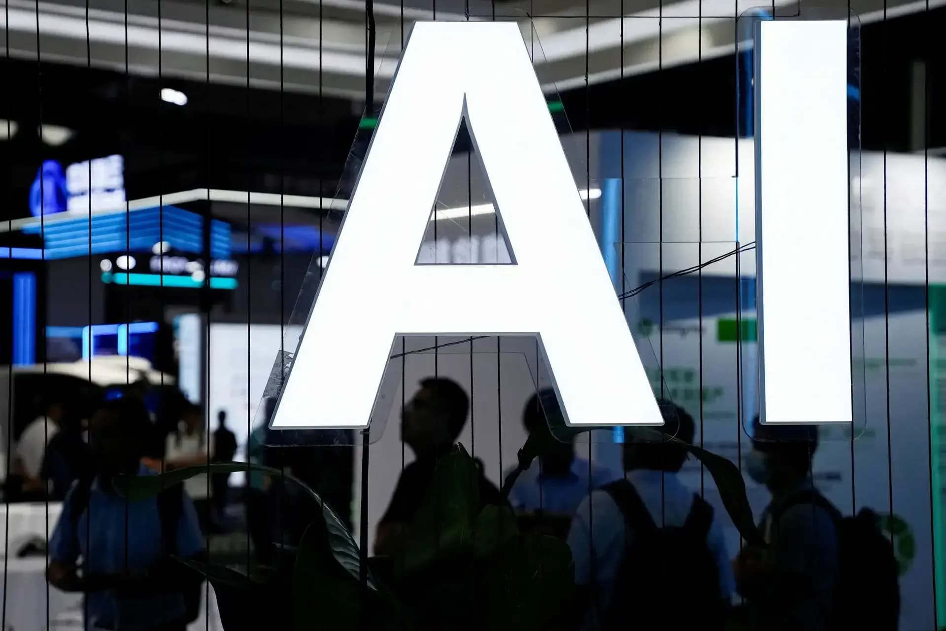AI boom complicates central bank inflation assessments: BIS