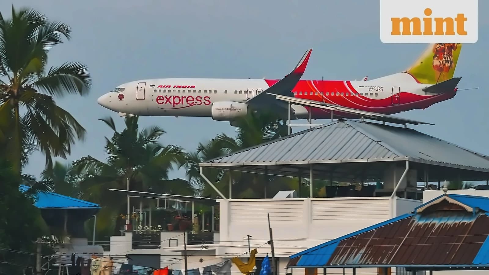 Middle East flights resume as airlines cancel routes amid conflict