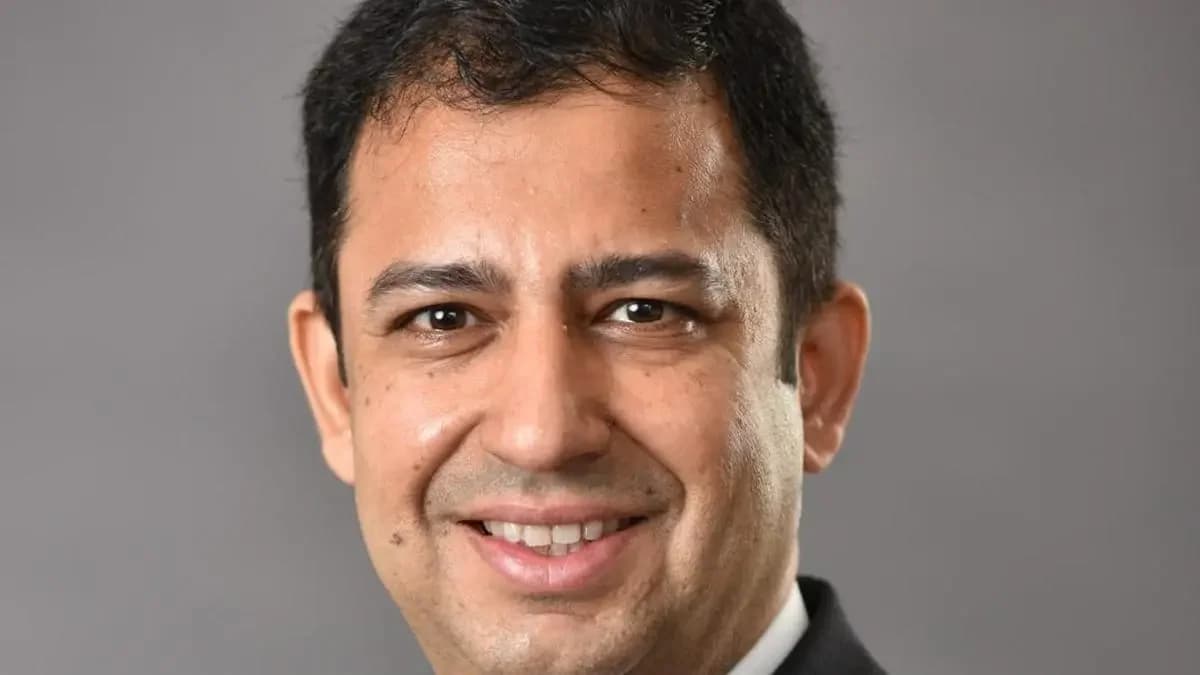 AMFI Re-elects Sikka as Chairman, Kapoor as Vice Chairman