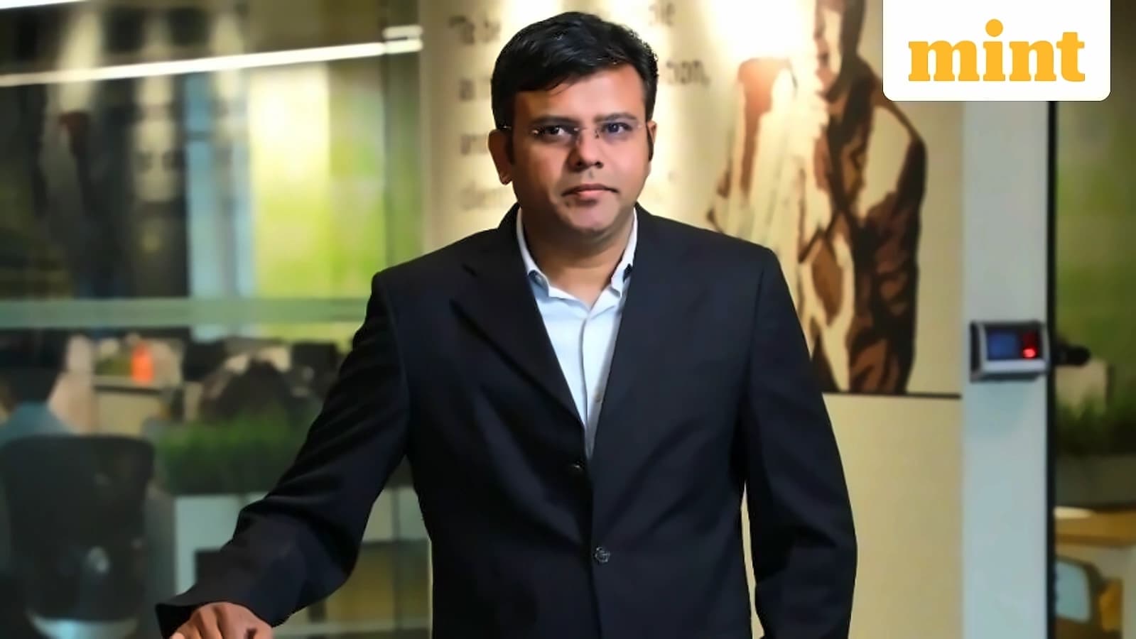 Anand Rathi's Ganesh Dongre picks 3 stocks for Monday trading