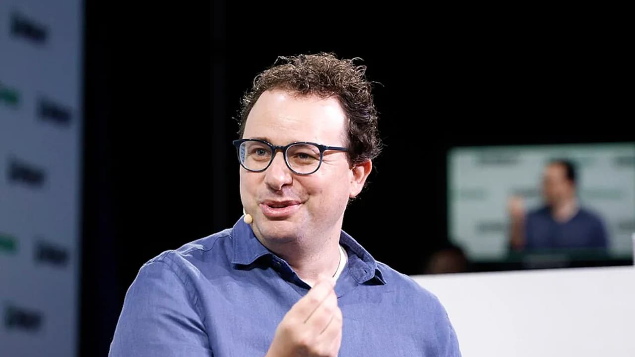Anthropic CEO's India AI Summit 'Extremely Disorganised' Comment Sparks Congress-BJP Row