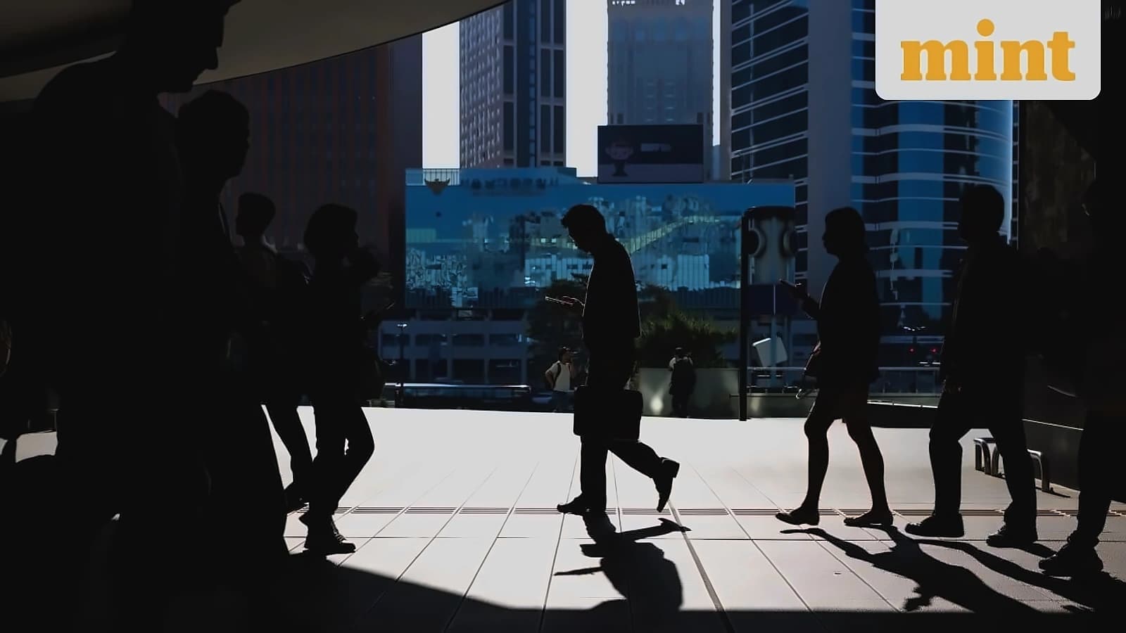 Asia AI Trade Faces Test as Korea Drops 6% Amid Fed Concerns
