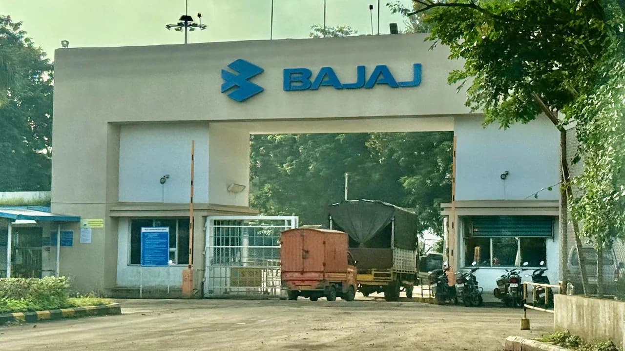 Bajaj Auto to strengthen 125cc+ bikes, turbocharge Chetak in FY27