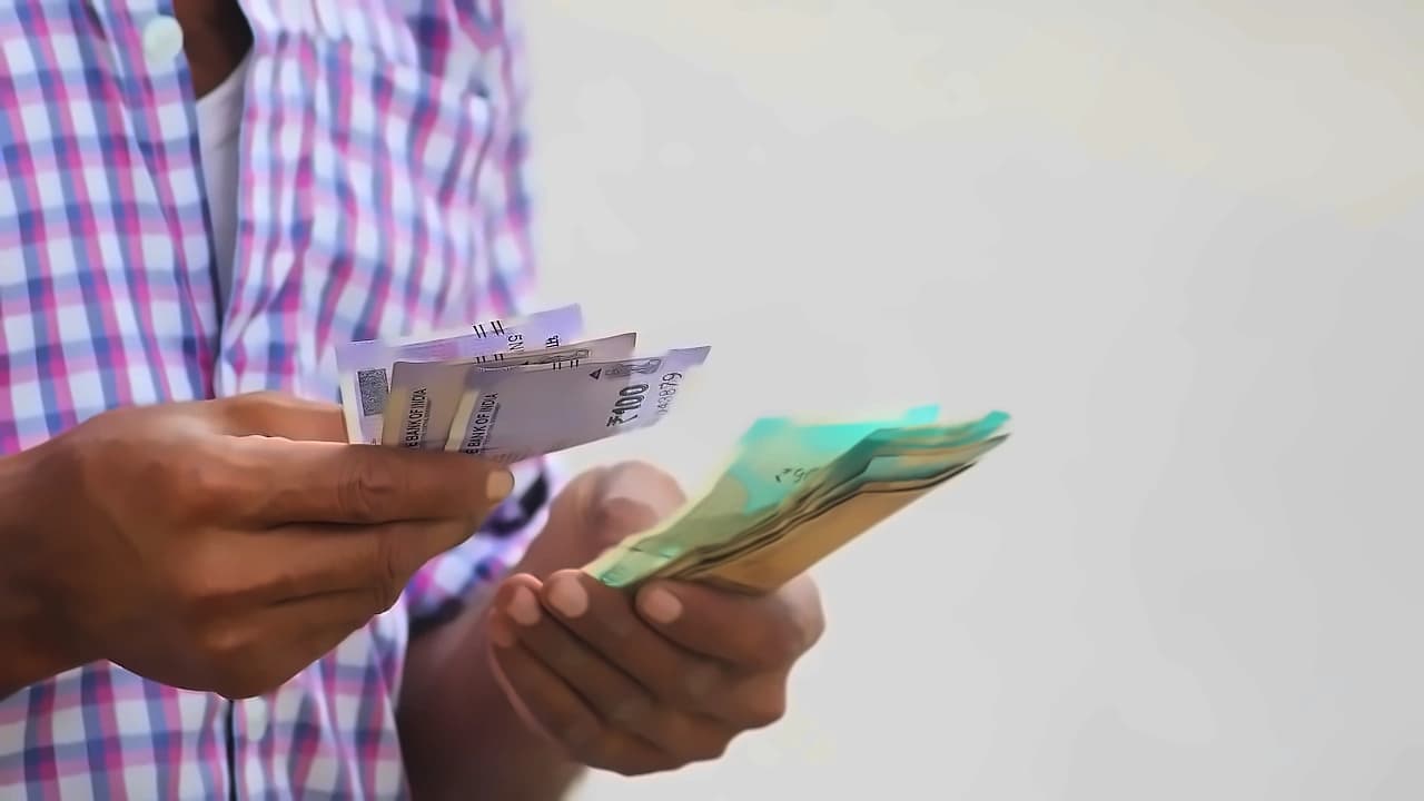 RBI Hikes Repo Rate to 5.5% - Major Banks Raise Loan Rates