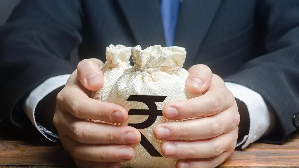 Indian banks show resilience amid West Asia crisis, forex drop