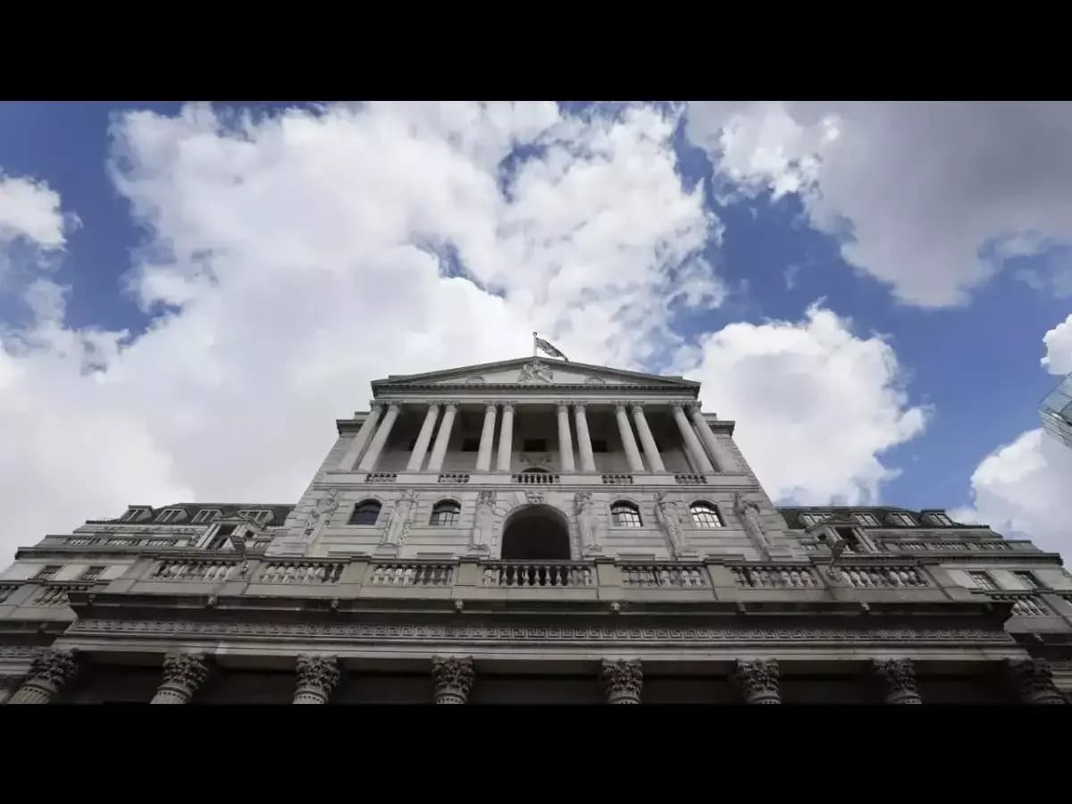 UK Banks Rush to Swap Higher-Risk Assets for Bank of England Cash