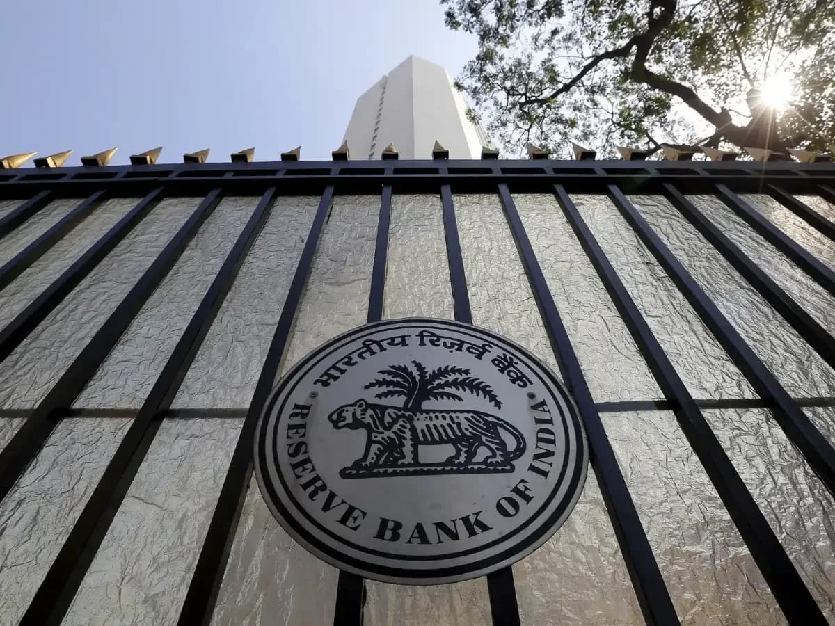 RBI bars rupee NDDS as banks seek forex hedge clarity amid trade concerns