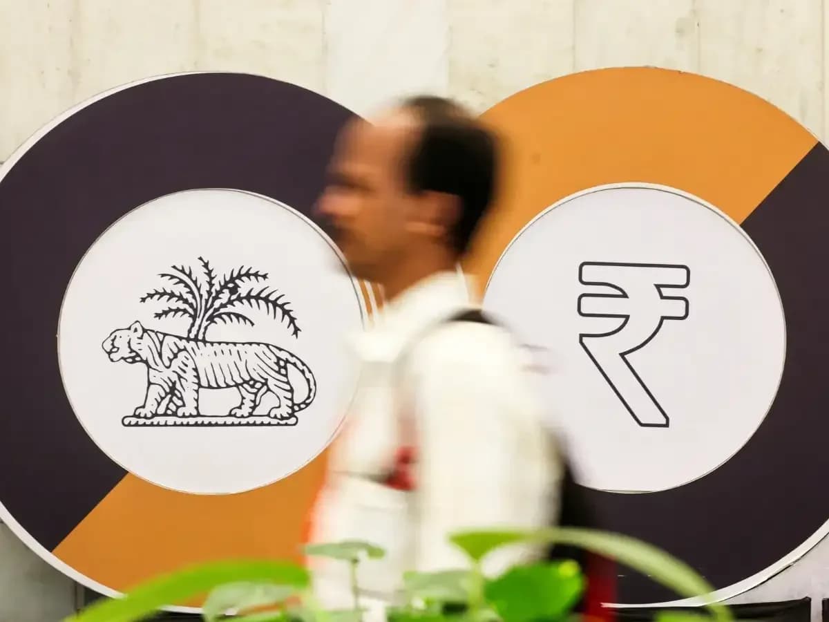 Banks seek RBI hedging support to revive overseas borrowing