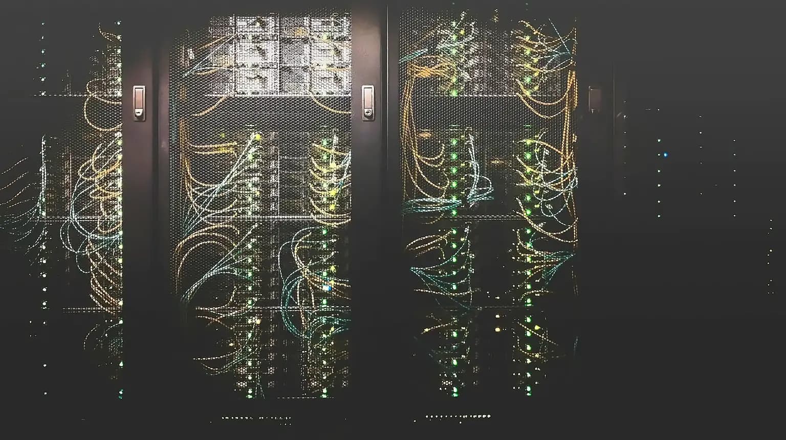Benchmark raises Hut 8 price target to $165 on AI data center deal