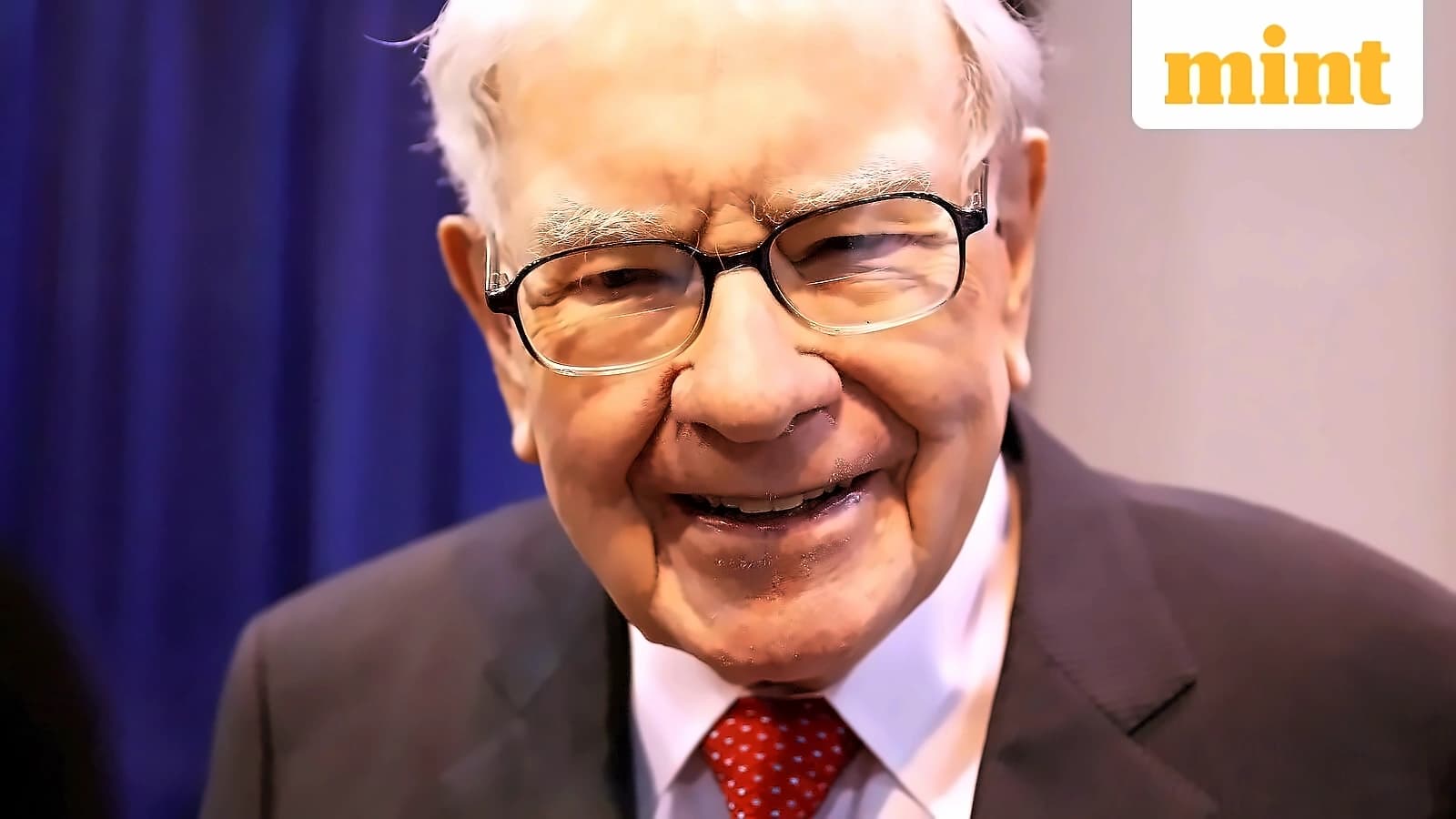 Berkshire Holds 30% Portfolio in Apple, Alphabet Amid AI Bubble