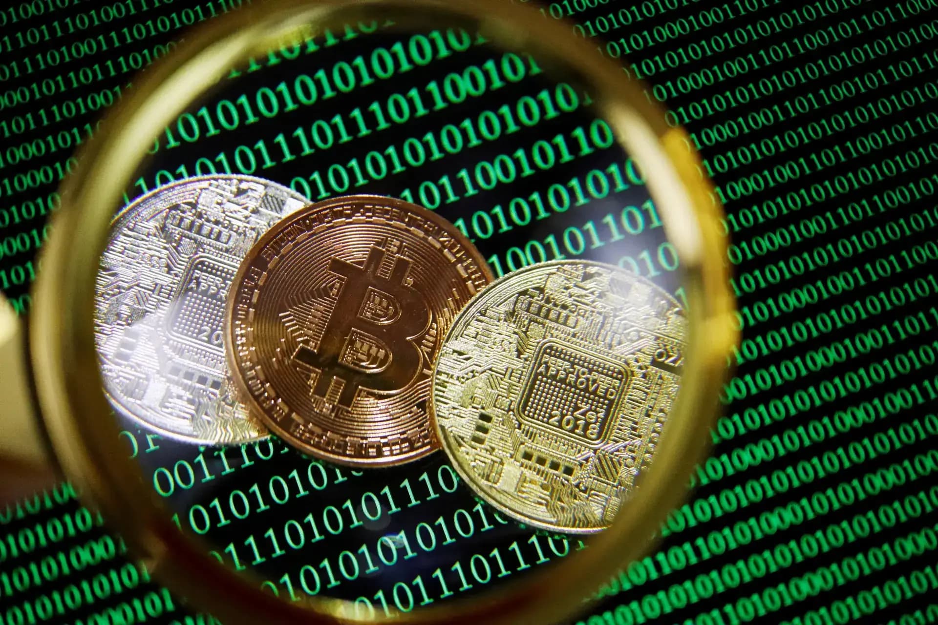 Bitcoin holds $62K-$63K range amid Trump crypto legislation scrutiny