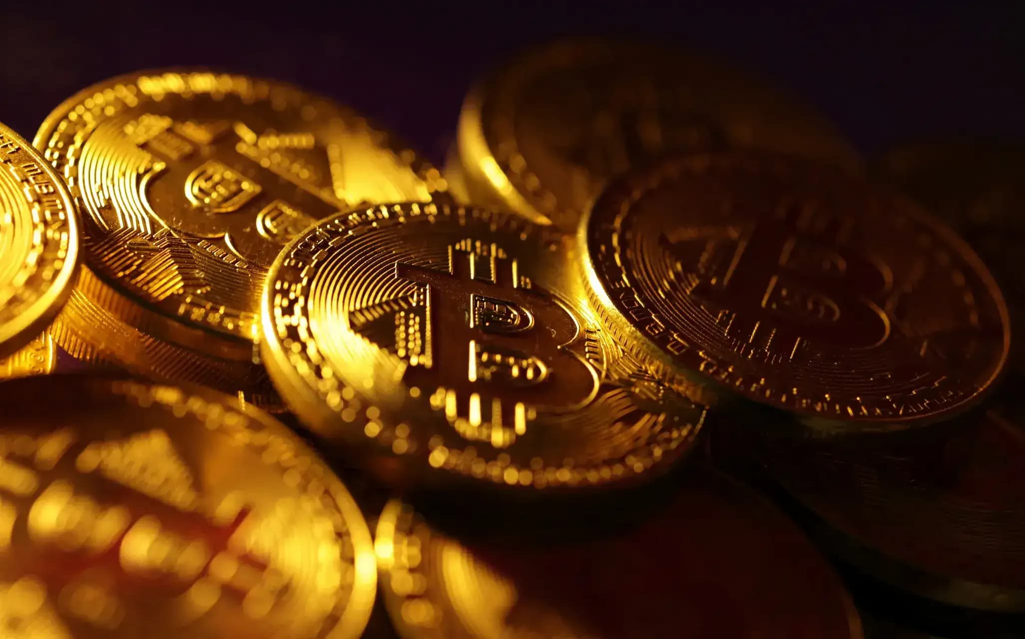 Bitcoin drops to $76.7K low as $661M liquidations hit crypto