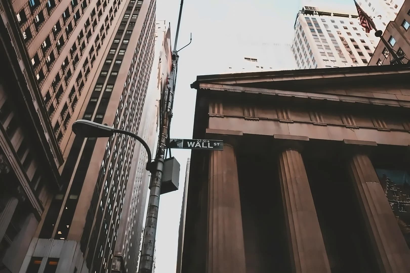 Bitcoin ETFs See Record $8B Outflows as Saylor Sells Holdings