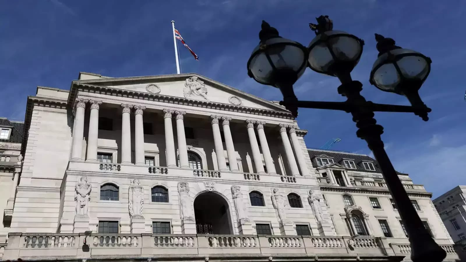 BoE Divided: Bailey Questions Energy Price Impact, Greene Warns of Inflation Risk