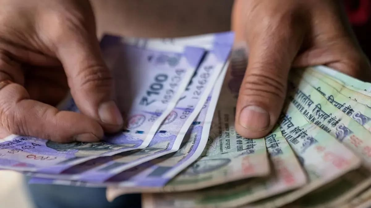 Cash circulation hits record ₹42.3 lakh crore, up 12% in April