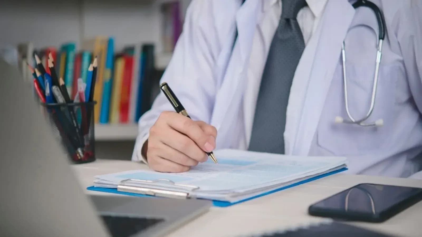 Centre pushes for transparent healthcare pricing to curb disputes