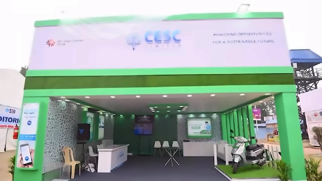 CESC awards 600 MW wind-solar hybrid projects to four firms