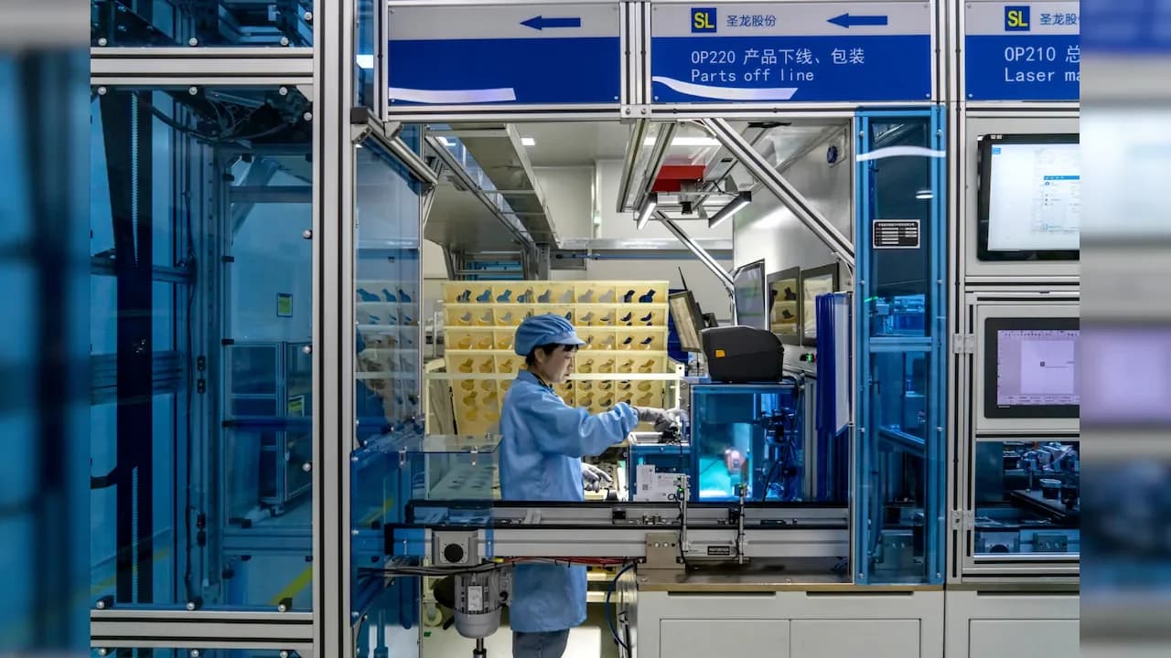 China Manufacturing PMI Hits 51.7 in June, Caps Best Quarter Since 2020