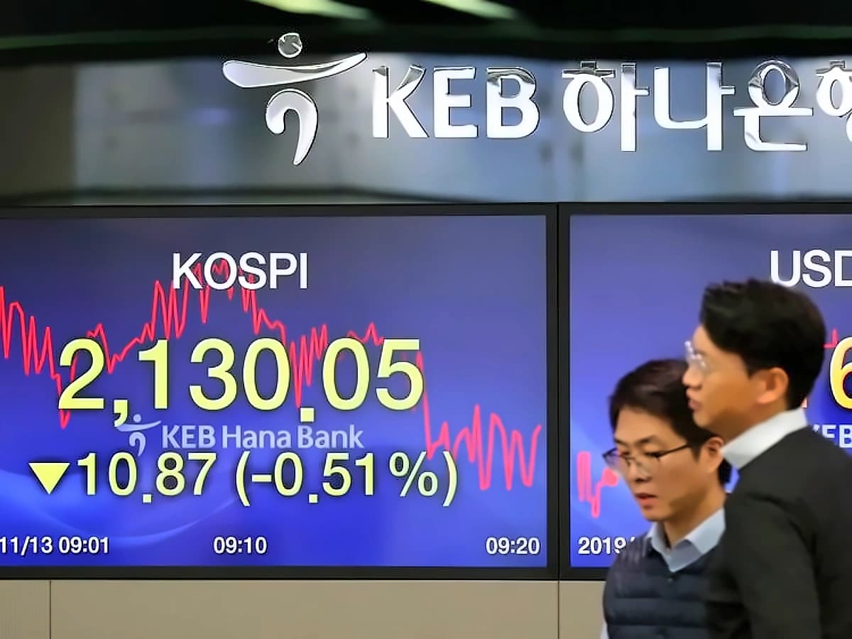 Asian Markets Mixed as Tech Recovery Stutters Amid AI Earnings