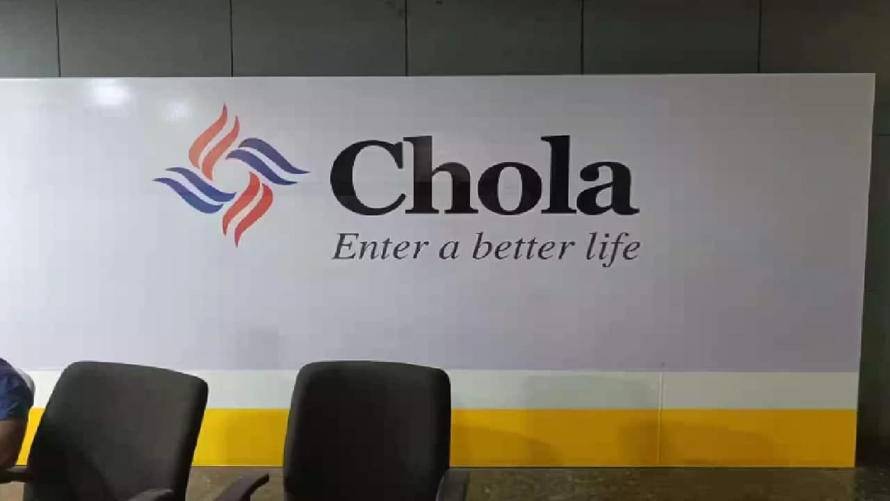 Cholamandalam Financial: Strong 5.22% intraday surge amid sector recovery