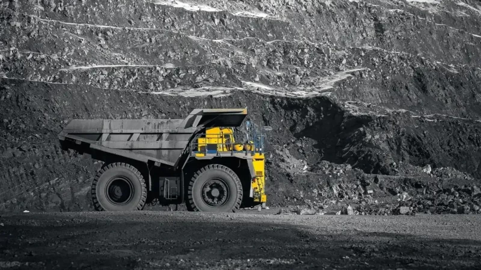 Coal stocks at power plants above 18 MT as depletion slows in Oct