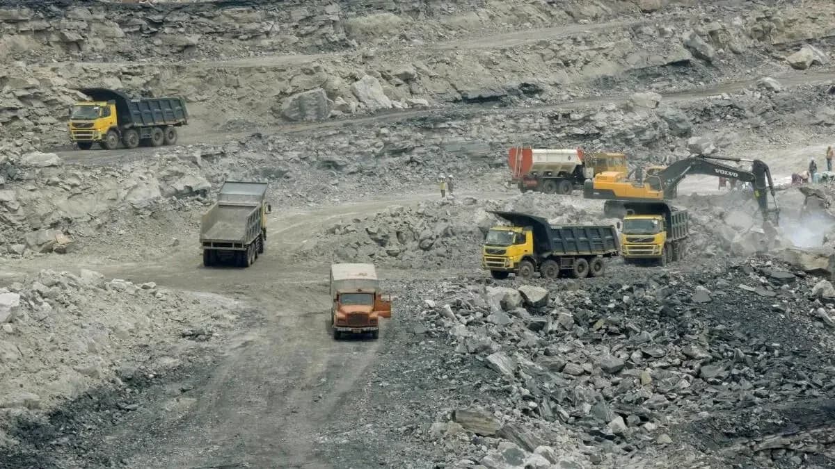 Coal stocks at thermal plants drop 29% amid supply disruptions