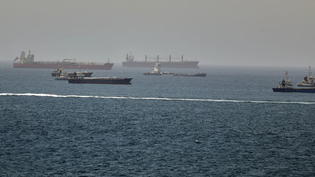 Iran Forces Tankers to U-Turn, Threatens 'Forceful Response'