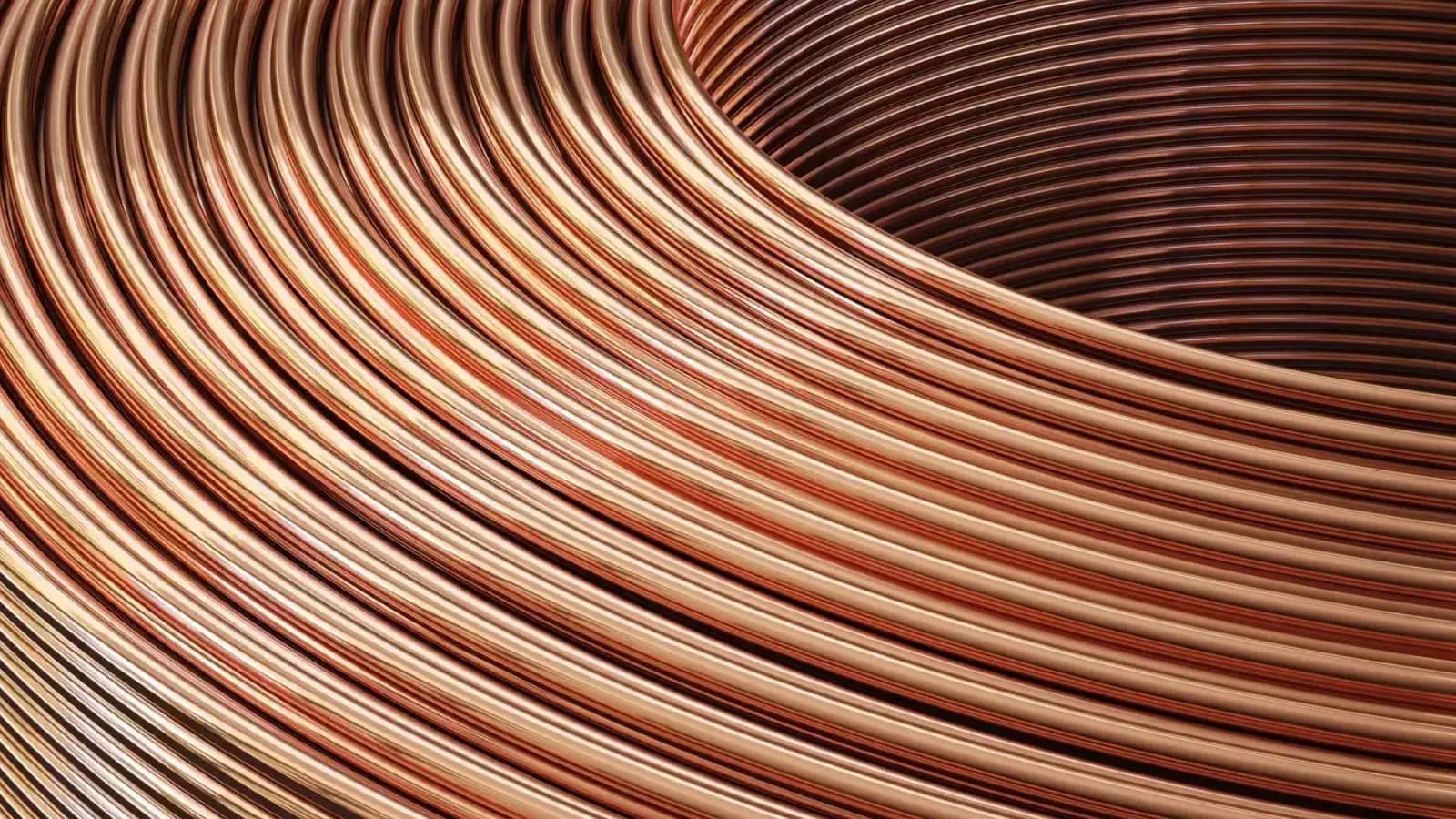 Copper falls on Fed rate caution, aluminium signals recovery