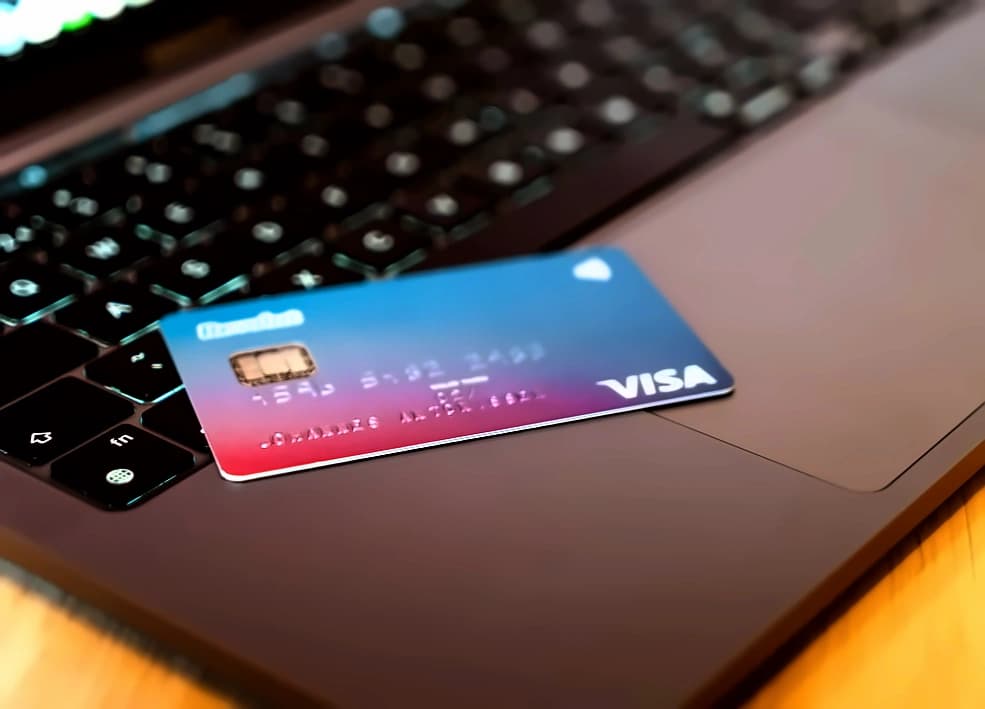 Credit Card Minimum Payments: High Costs and Debt Traps Explained