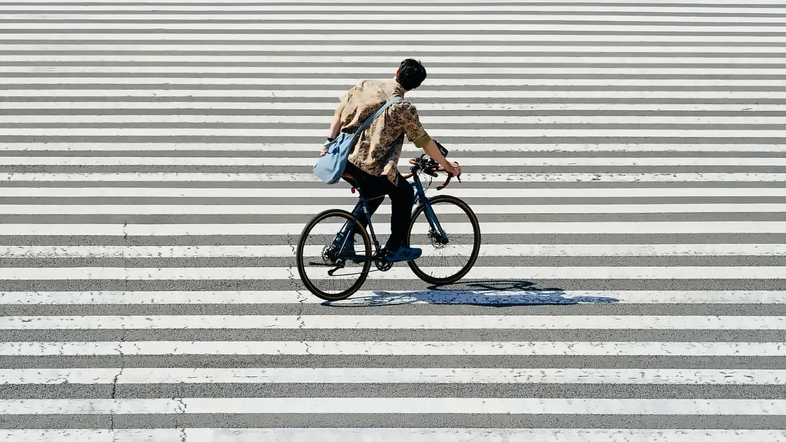 Bitcoin Holds Above $63K as Fed Warsh Meeting Approaches Amid Stronger Market Position