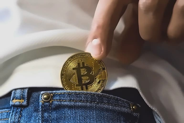 Stablecoin-Card Partnerships Drive Crypto Adoption Beyond Barriers