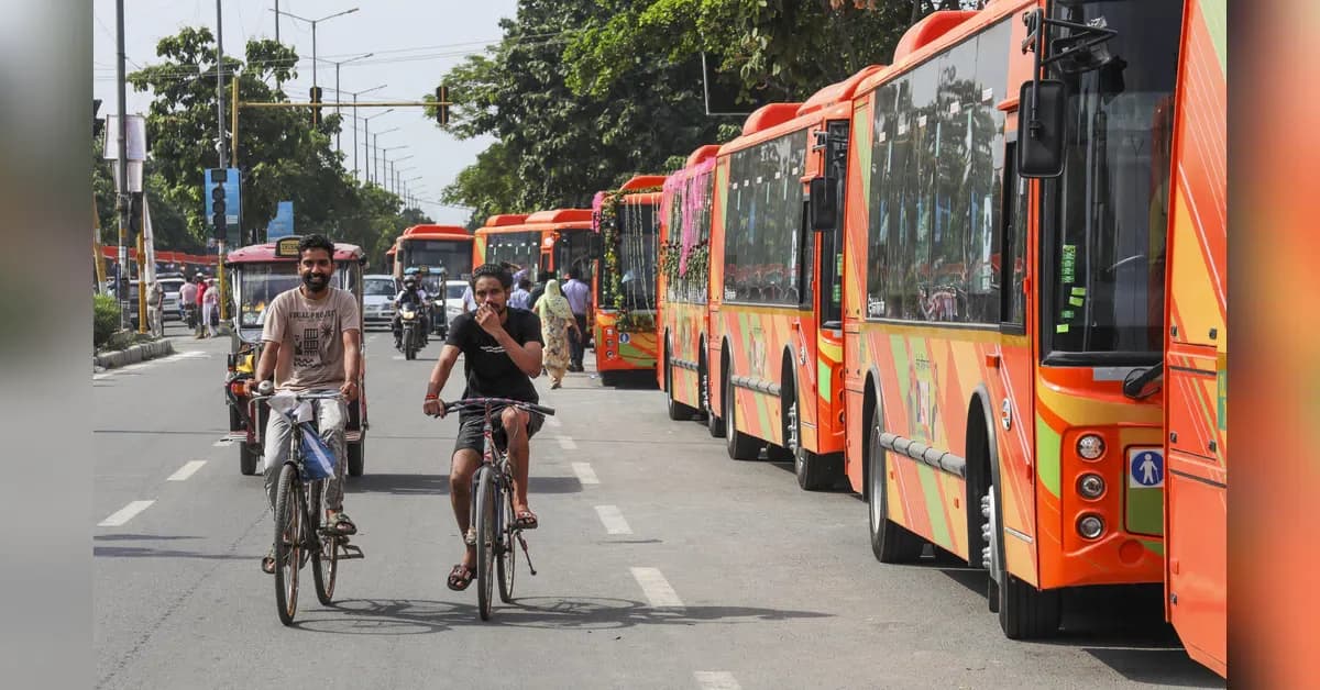 Delhi ends free bus travel for women without Pink Saheli card from Aug 1
