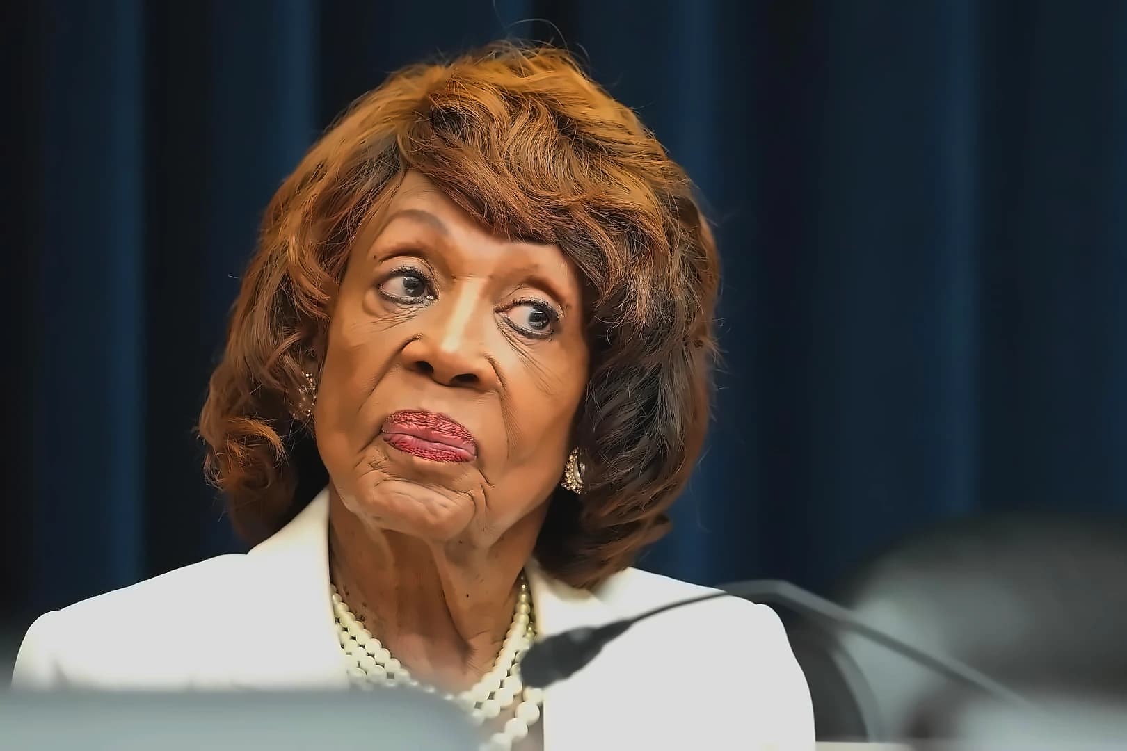 CLARITY Act Faces Democratic Opposition as Three Key Lawmakers Control Crypto Legislation