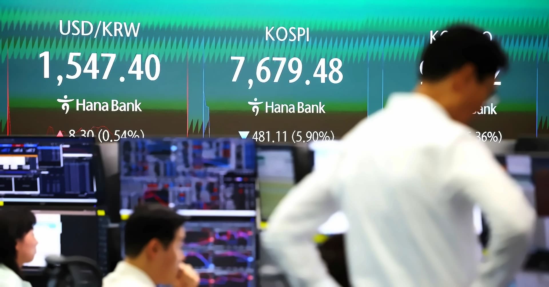 Emerging Markets Lead as AI Boom Drives Global Rally