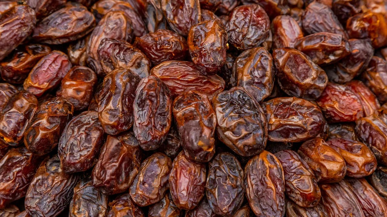 DRI Seizes ₹3 Crore Pakistan Dry Dates Through UAE Routing
