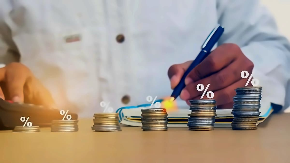 Large-cap MF outflows hit ₹1,322 cr as investors shift to small/mid-caps