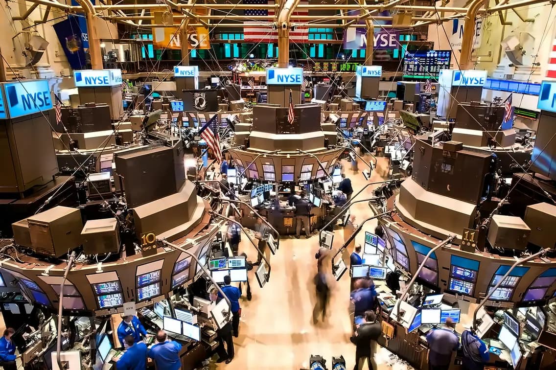 Ethereum Institutional Launches as Major Banks Expand Crypto Teams